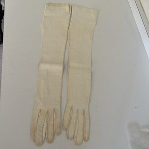 Vintage Grenoble Ladies long cream French Kid gloves. Original Packaging